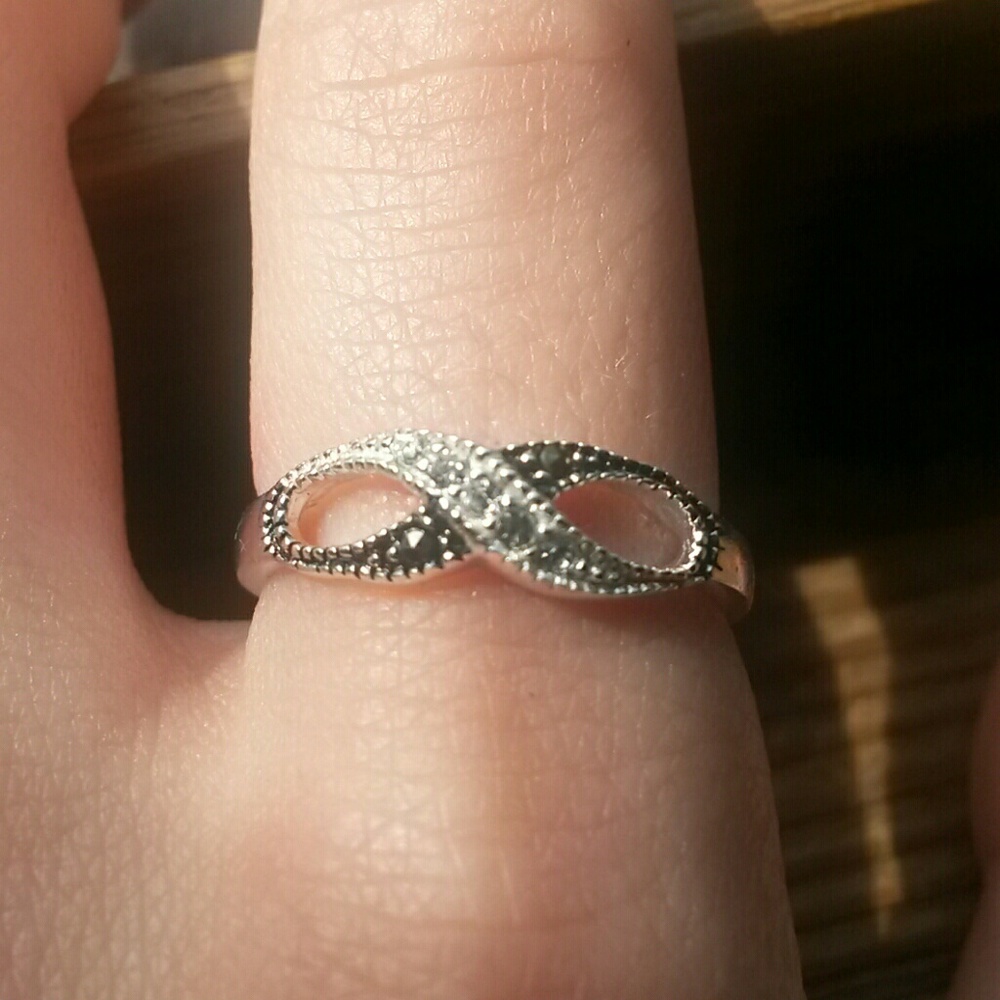 *NWOT* Silver & Black CZ Diamond Infinity Ring